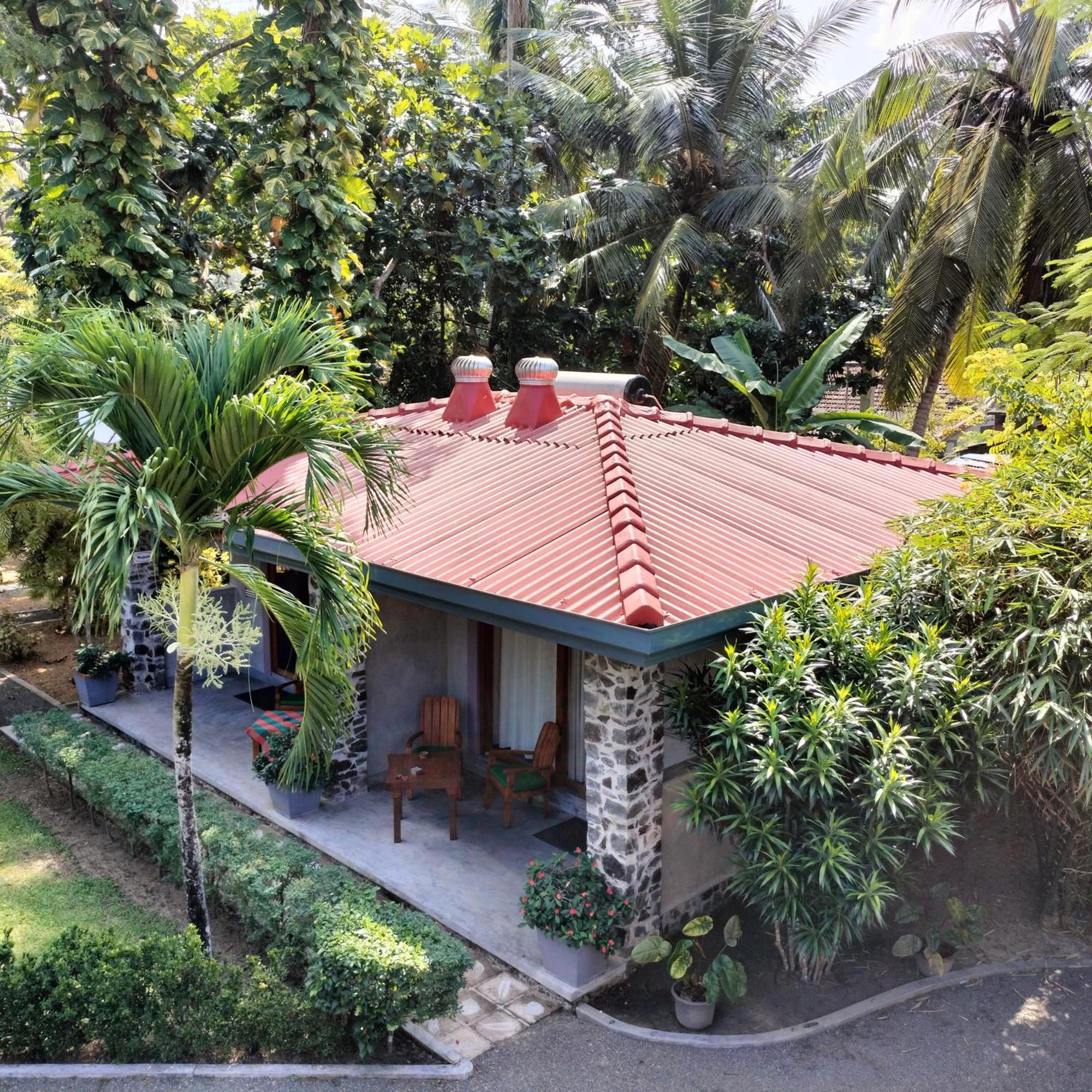 Avalon Village Resort Induruwa Extérieur photo