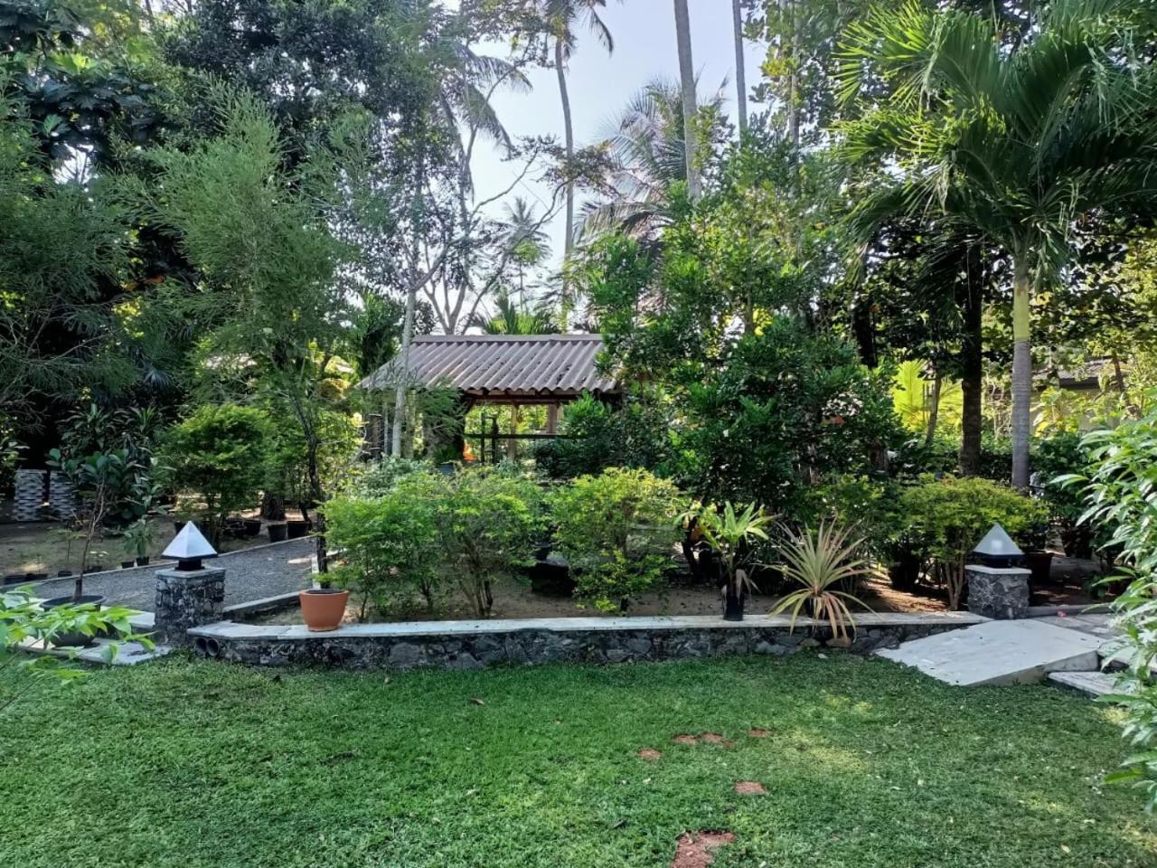Avalon Village Resort Induruwa Extérieur photo