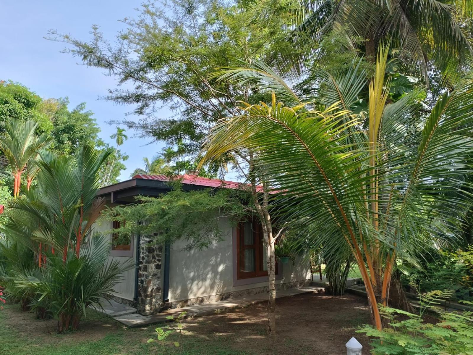 Avalon Village Resort Induruwa Extérieur photo