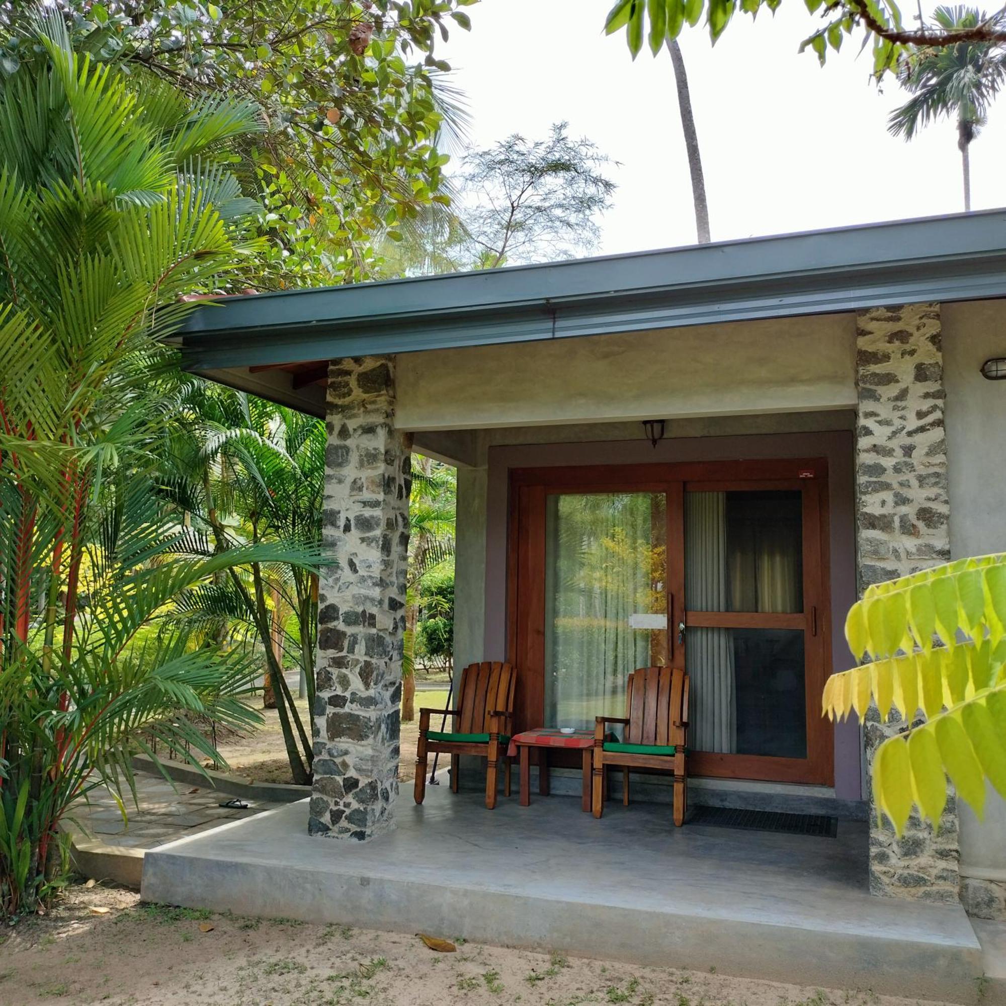 Avalon Village Resort Induruwa Extérieur photo